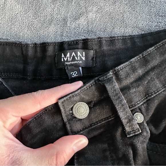 BooHoo Man © Rainbow Gradient Print Black Denim Jeans - Picture 4 of 5